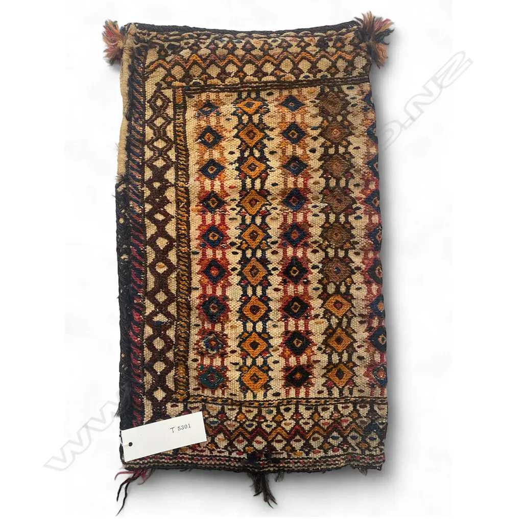 Bag – wool, - supplementary weft - double faced - white ground - rhomboid lattice repeat. 48 x 29.5cm Image 1++